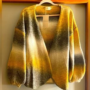 NWT S/M OMBRÉ Ninexis SWEATER with Balloon Sleeves and Tapered/Slimming Front